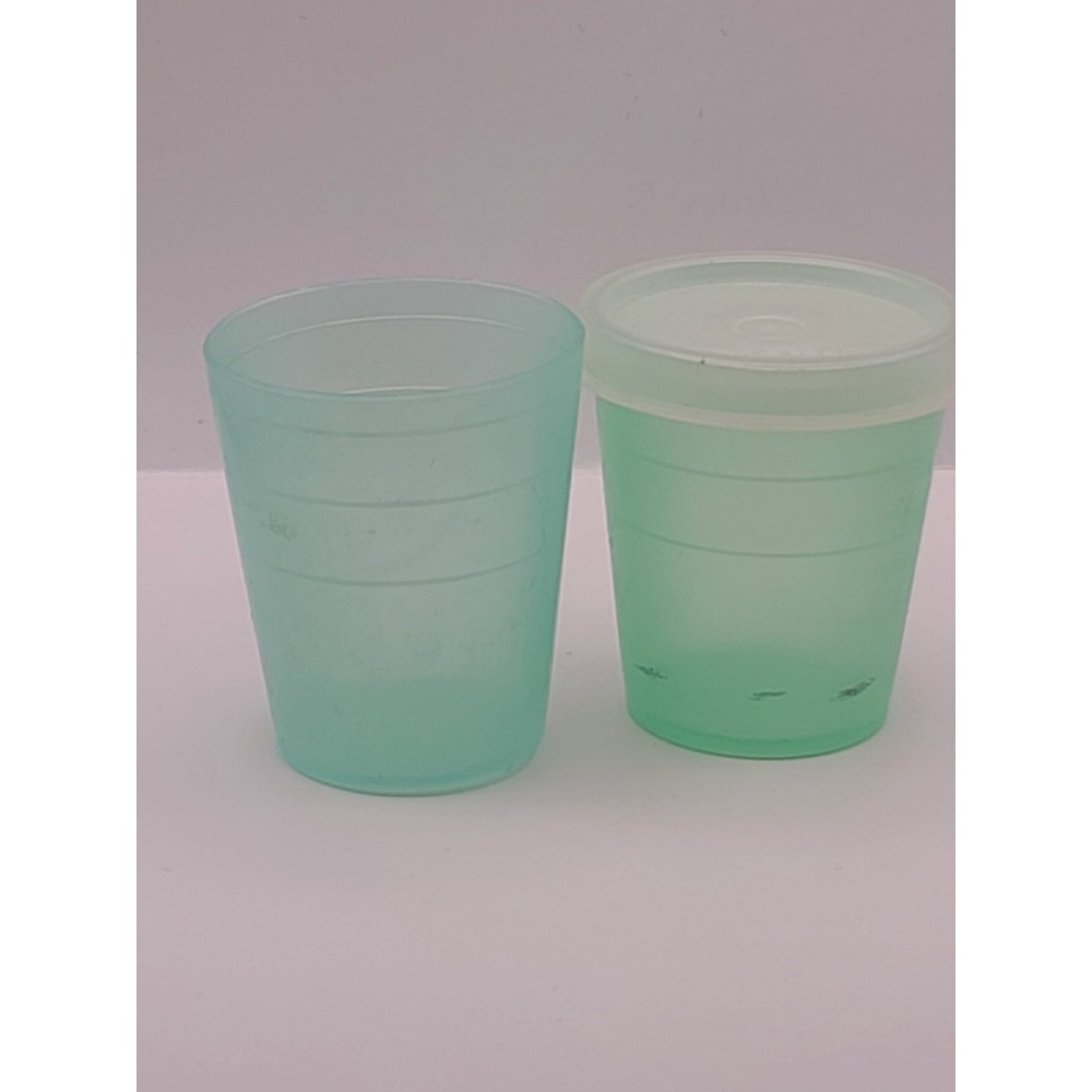 Tupperware 2oz- 2 Mini Cups with 1 lid Vintage 70's Clean Good Cond Condiments